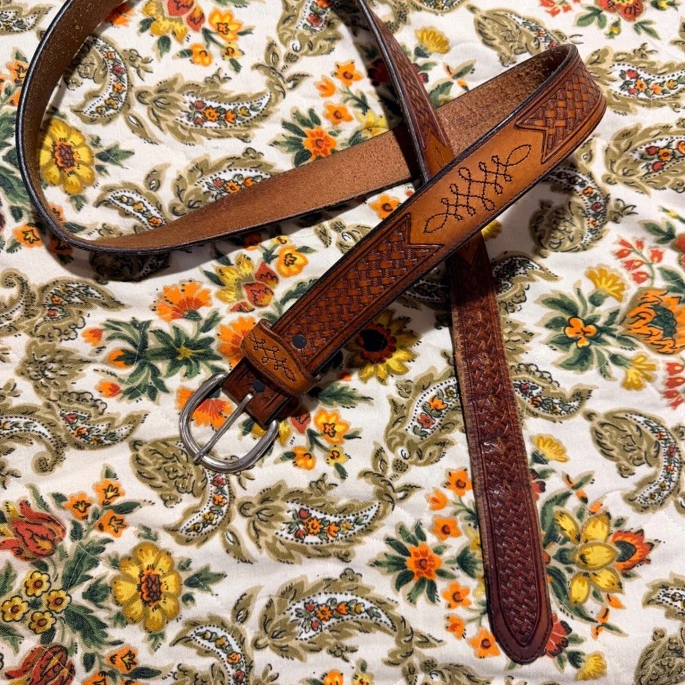 Leegin vintage Brown Leather Basketweave Western Belt w. Stitching Silver Buckle
